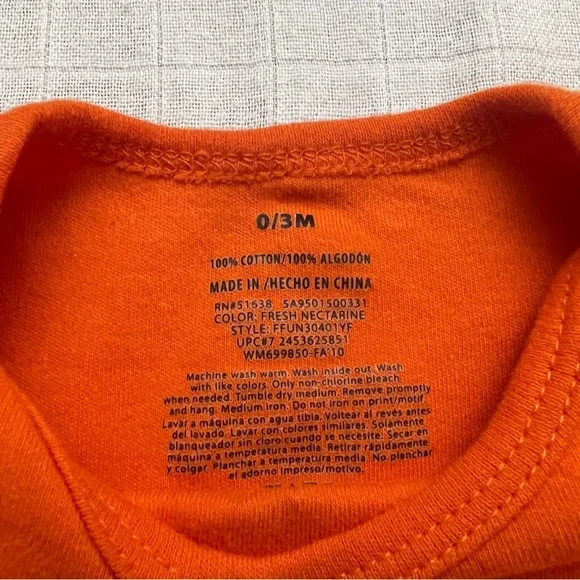 Baby’s 1st Halloween Long Sleeve Onesie 0-3 Month - Picture 3 of 4